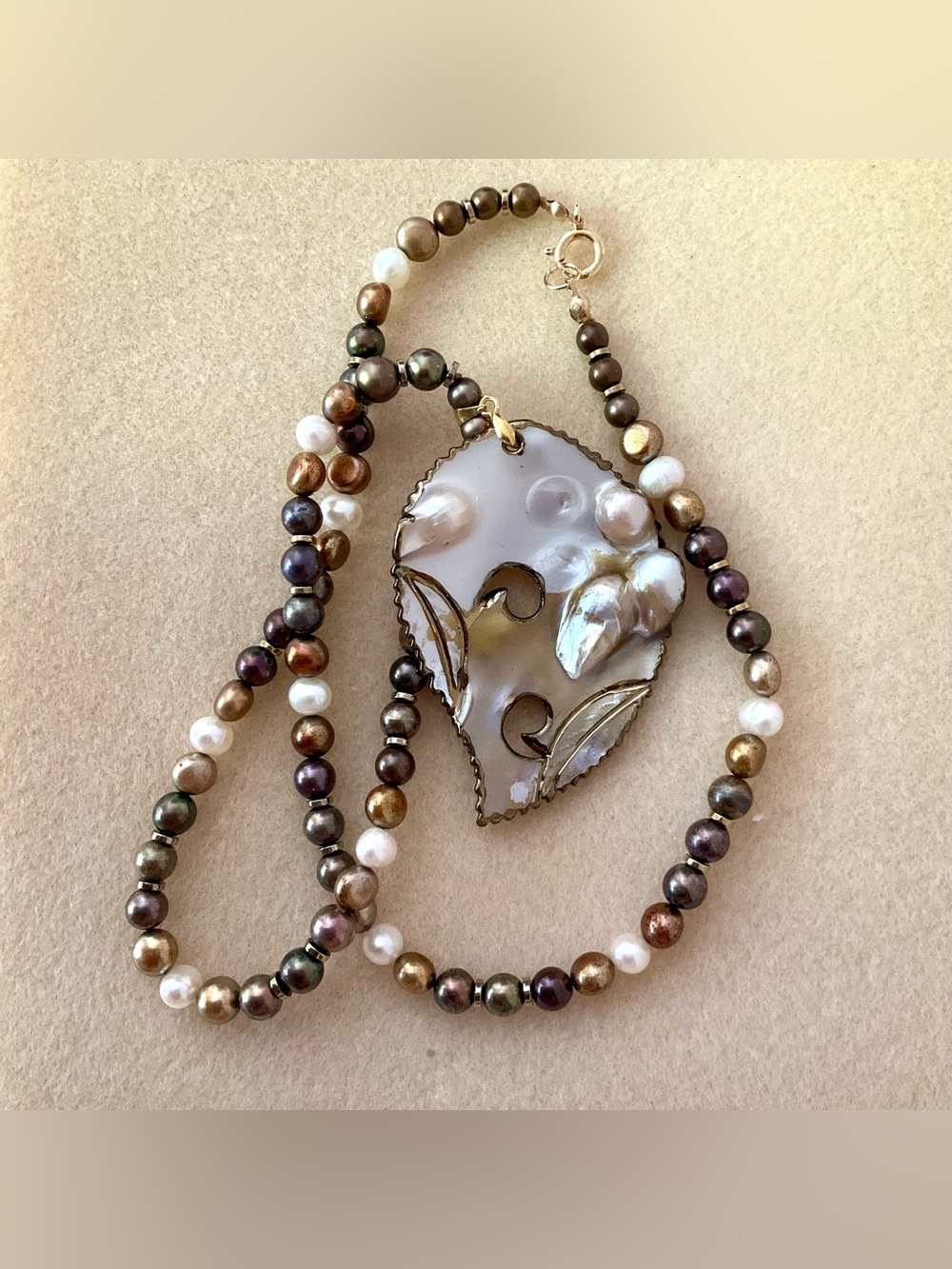 NWT Pearl Beaded Necklace with Blister Pearl Pendant in Bronze, Gold and White
